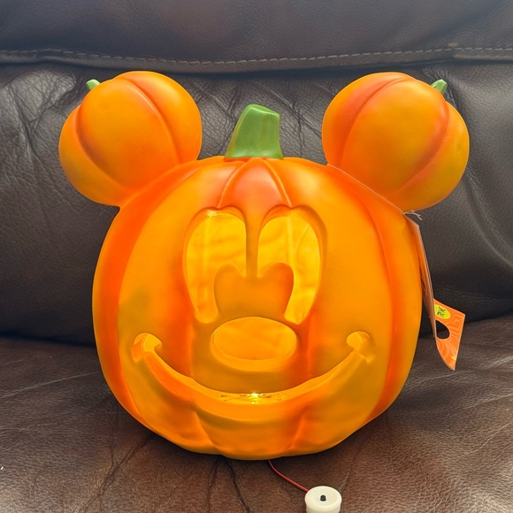 Disney Halloween Mickey Mouse Light Up Pumpkin - Picture 13 of 15